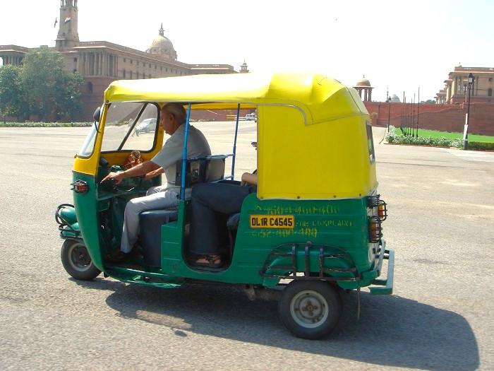 auto rickshaw là phương tiện phổ biến ở ấn độ