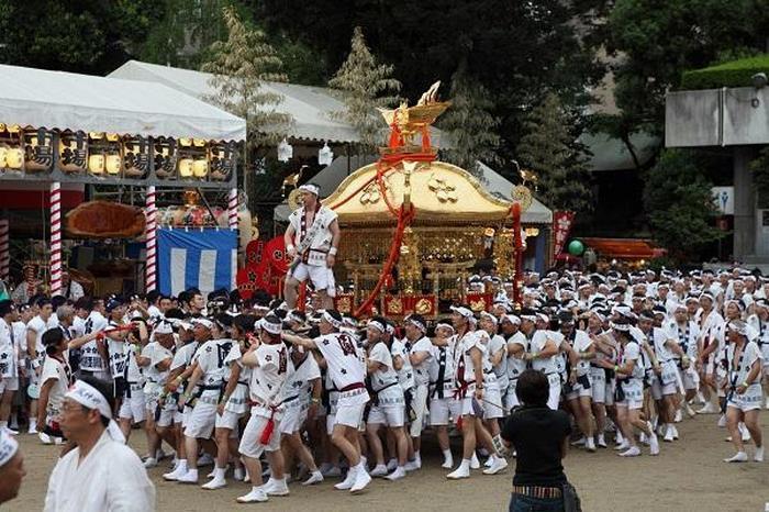 Lễ hội Tenjin Matsuri nhật bản