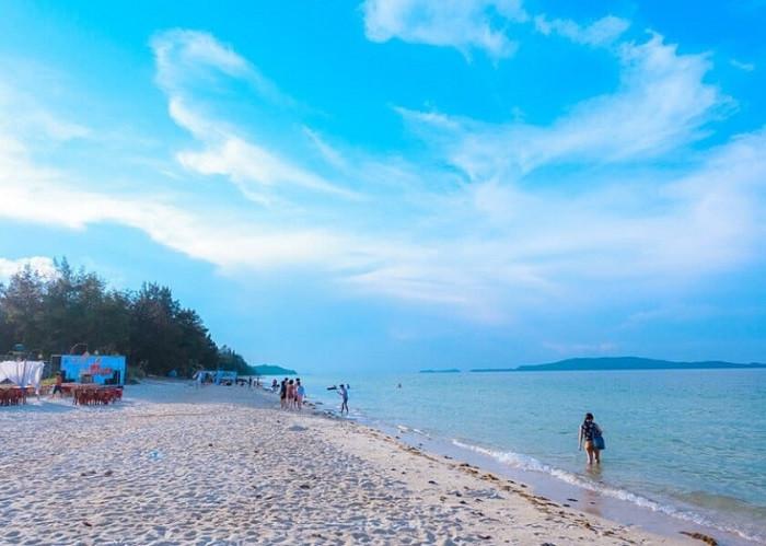bãi biển hồng vàn