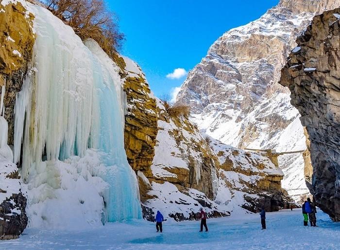 Mê mẩn với khung cảnh tuyết trắng khi du lịch Ladakh mùa đông