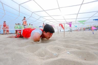 Top 10 trò chơi Team building bãi biển HOT nhất hè 2026