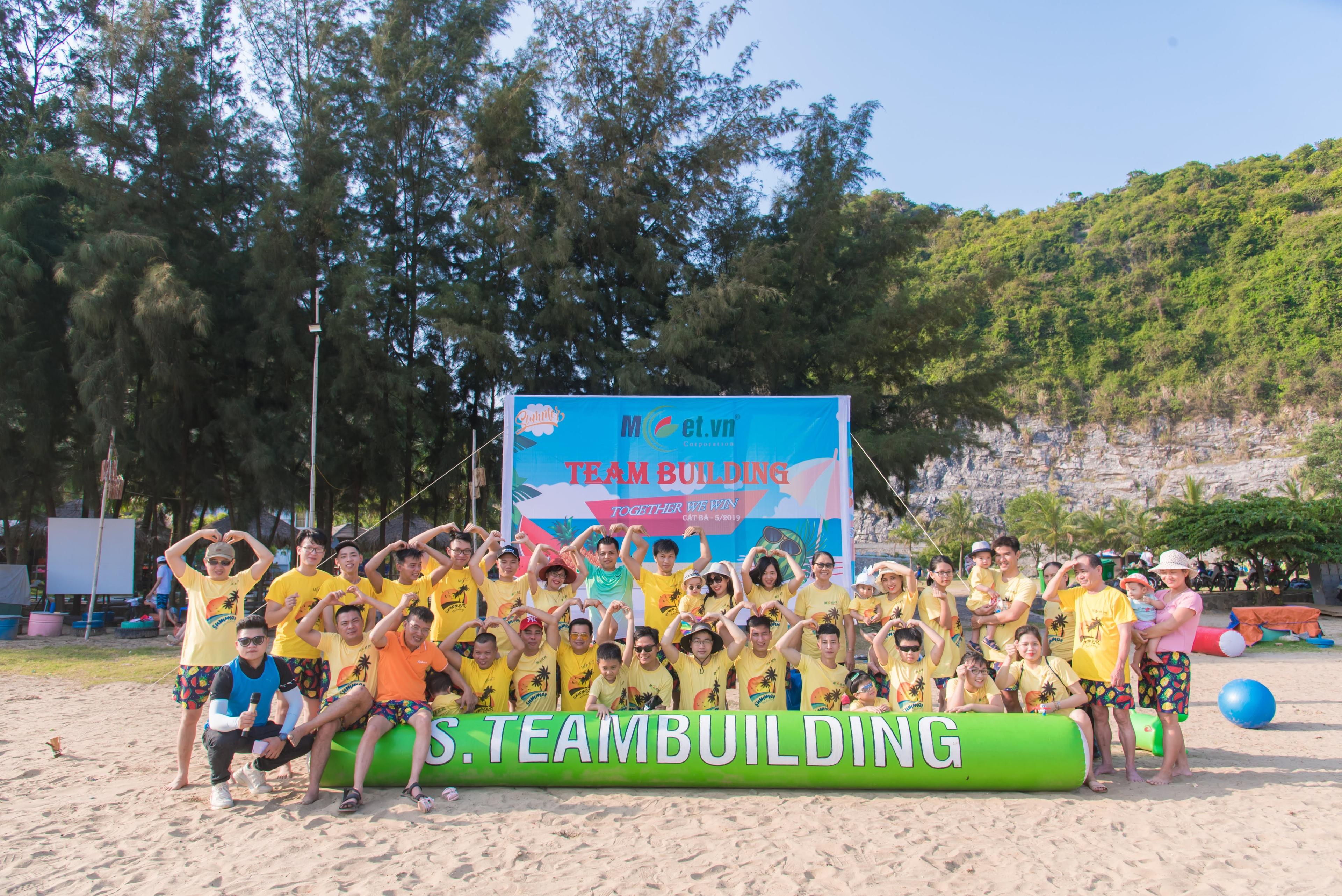 Top 10 trò chơi Team building ngoài trời hay nhất 2024