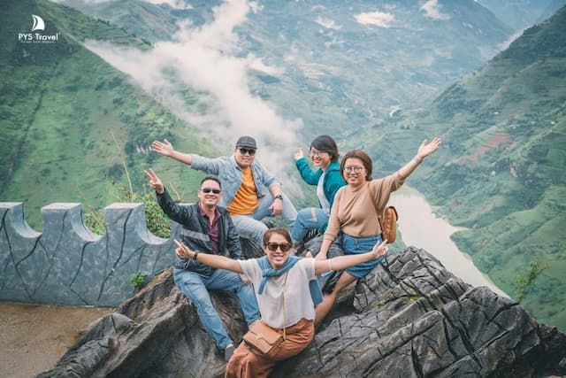 Cách đi Hà Giang từ TP.HCM chi tiết nhất 2026