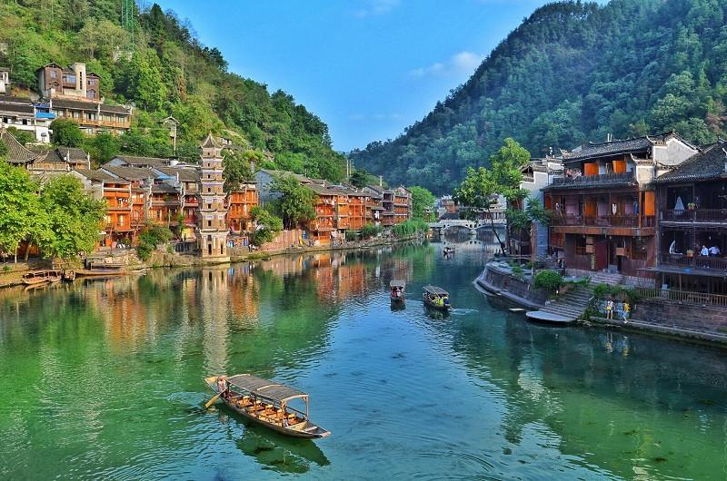 Tour Trung Quốc: Trương Gia Giới - Phượng Hoàng Cổ Trấn - Miêu Trại Mặc Nhung 6 ngày 5 đêm từ Hà Nội - Quốc Khánh 2/9