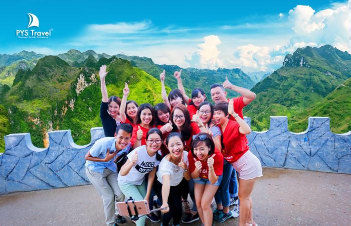 Ảnh chụp tại Mã Pì Lèng của đoàn du lịch PYS Travel
