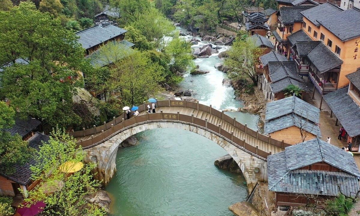 Tour Trung Quốc: Hạ Môn - Vũ Di Sơn - Vọng Tiên Cốc - Thượng Nhiêu 5 ngày 4 đêm từ Hà Nội - Tết Dương Lịch 2025