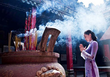 Gợi ý các Tour Lễ Chùa đầu năm từ Bắc vào Nam cho bạn cầu an, cầu tài
