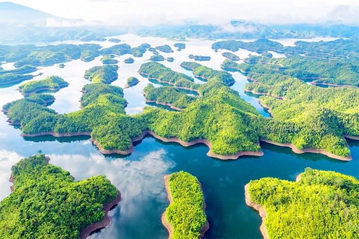 Du lịch Tà Đùng - Tuyệt tác thiên nhiên “Vịnh Hạ Long Tây Nguyên”