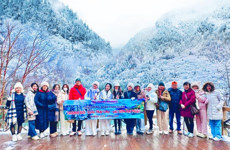 Tour Trung Quốc: Thành Đô - Cửu Trại Câu - Trượt tuyết Gia Cô Sơn 6 ngày 5 đêm từ Hà Nội - Tết Dương Lịch 2026