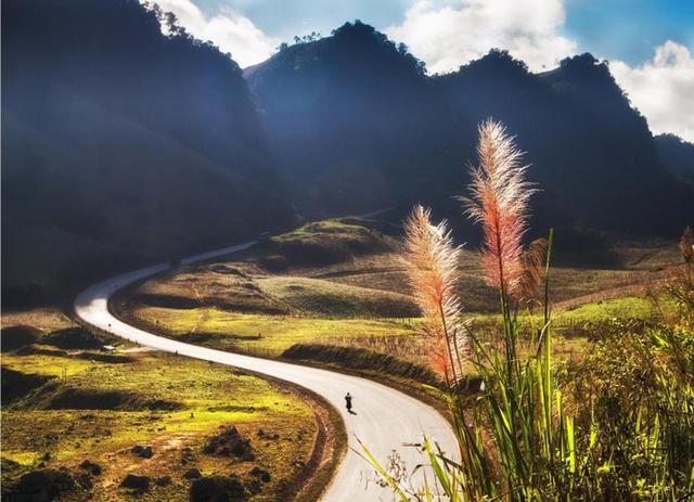 Bật mí về con đường hình chữ S ở Mộc Châu khiến dân phượt thi nhau "săn lùng"