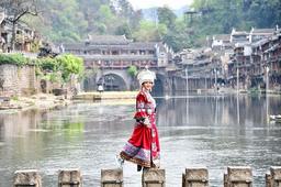 Tour Trung Quốc: Trương Gia Giới - Phượng Hoàng cổ trấn - Miêu trại Mặc Nhung 6 ngày 5 đêm từ Hà Nội - Nghỉ lễ 30/4 - 1/5