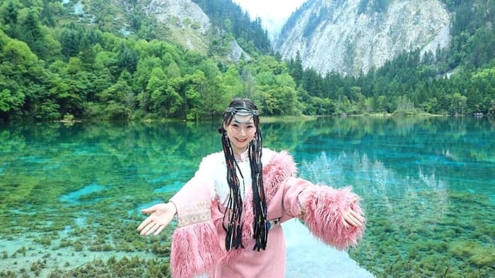 Tour Trung Quốc: Thành Đô - Cửu Trại Câu - Lạc Sơn Đại Phật - Công viên Manhua 6 ngày 5 đêm từ Hà Nội - Nghỉ lễ 30/4 - 1/5