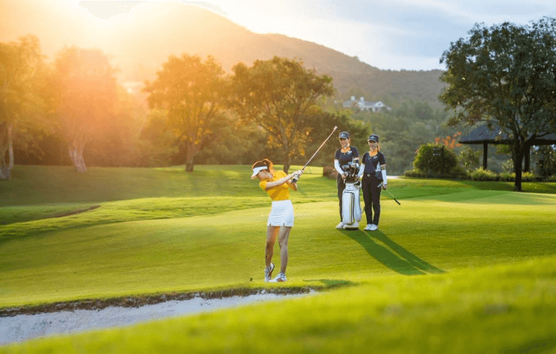 Golf Tour xuyên Việt đẳng cấp bằng tàu hoả 5 sao Sjourney 8 ngày 7 đêm từ Hà Nội