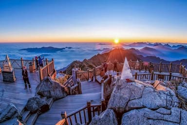 Fansipan Sapa: Chạm tay “nóc nhà Đông Dương”, ôm trọn mây trời Tây Bắc