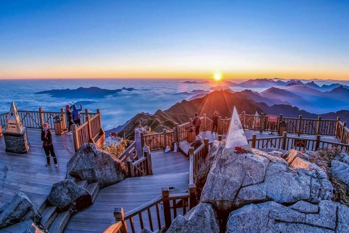 Fansipan Sapa: Chạm tay “nóc nhà Đông Dương”, ôm trọn mây trời Tây Bắc