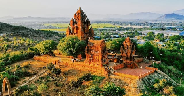 Du lịch Phan Rang Ninh Thuận có gì? Top địa điểm, món ăn & kinh nghiệm không thể bỏ qua