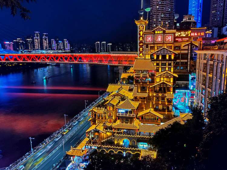 Tour Trung Quốc mùa thu 2025: Trùng Khánh - Hồng Nhai Động - Từ Khí Khẩu 5 ngày 4 đêm từ Hà Nội