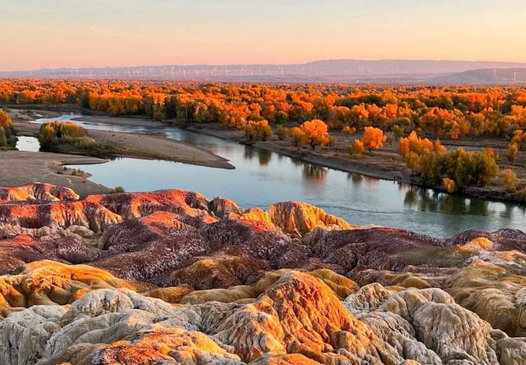 Tour Trung Quốc mùa thu 2025: Bắc Tân Cương - Con đường tơ lụa 9 ngày 9 đêm từ TP.HCM