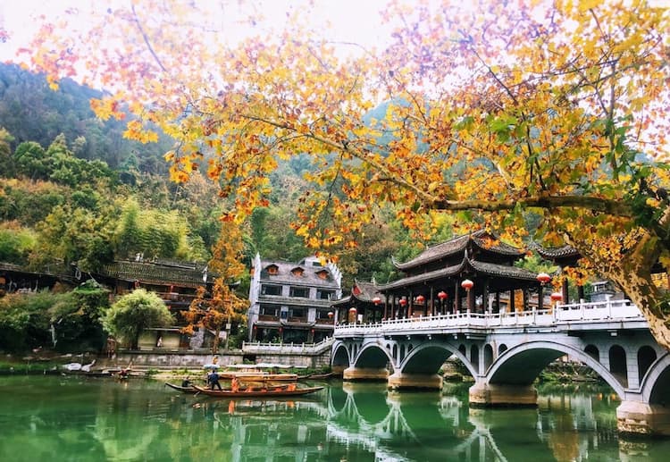 Tour Trung Quốc: Trương Gia Giới - Phượng Hoàng Cổ Trấn - Miêu Trại Mặc Nhung 6 ngày 5 đêm từ Hà Nội - Quốc Khánh 2/9