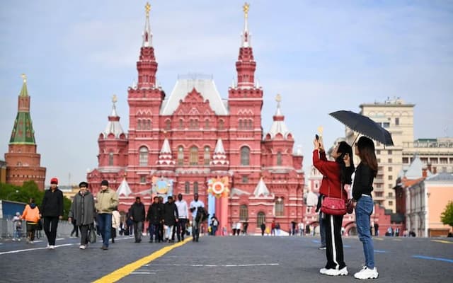 Mặc gì khi đi du lịch Nga? Gợi ý outfit chuẩn từng mùa