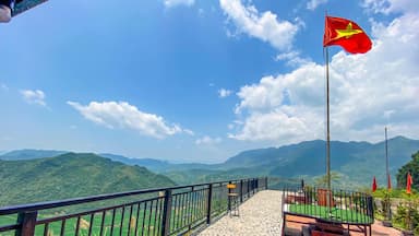 Cột Cờ Mai Châu: Biểu tượng tự hào giữa núi rừng Tây Bắc