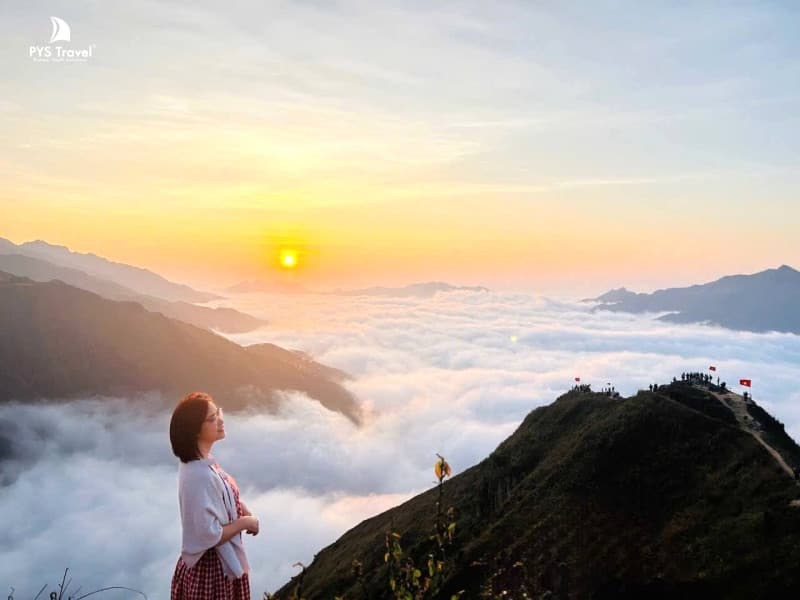 Du lịch Tà Xùa - chạm vào biển mây vùng Tây Bắc
