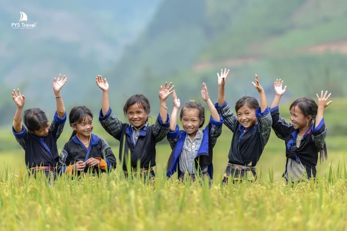 Du lịch Trạm Tấu tắm suối khoáng nóng và ngắm mùa vàng