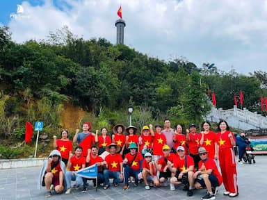 Độ cao cột cờ Lũng Cú có gì đặc biệt? Hành trình chinh phục đỉnh núi Rồng Hà Giang