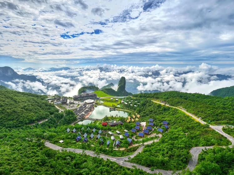 Tour Trung Quốc: Phượng Hoàng Cổ Trấn - Trương Gia Giới 6 ngày 5 đêm từ Hà Nội - Tết Dương Lịch 2026