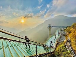 Top trải nghiệm không thể bỏ lỡ khi đến cầu kính Sapa