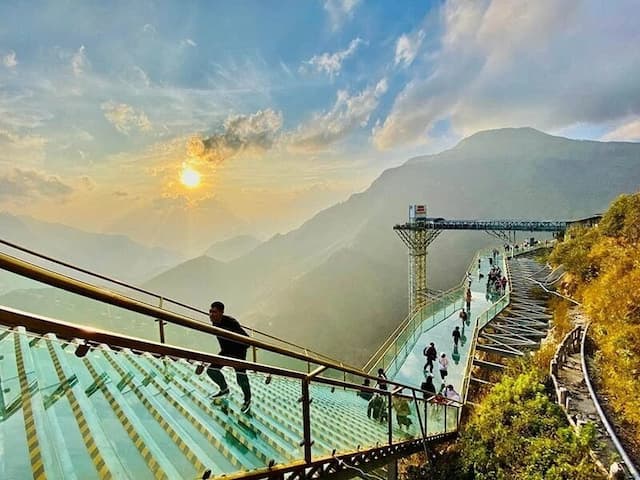 Top trải nghiệm không thể bỏ lỡ khi đến cầu kính Sapa