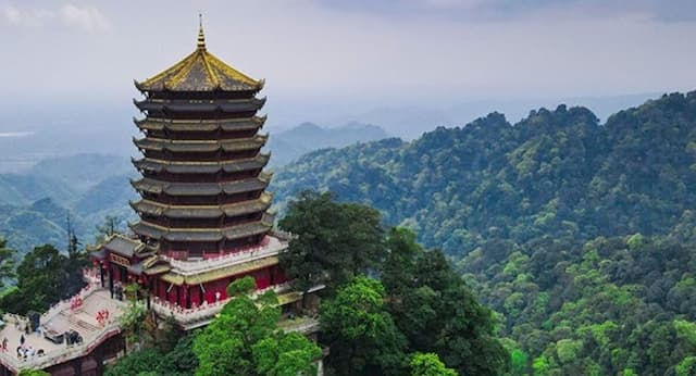 Núi Thanh Thành - Chốn tiên cảnh xanh mát giữa lòng Thành Đô