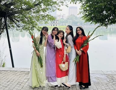 Du lịch Hà Nội mùa xuân – Hòa mình vào không gian lễ hội và mùa hoa rực rỡ