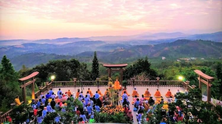 Tour hành hương: Thập Cảnh Tự Bảo Lộc 1 ngày 1 đêm từ TP.HCM - Du Xuân 2026