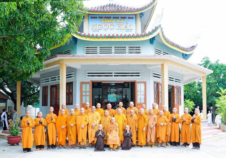 Tour hành hương: Thập Cảnh Tự Vũng Tàu 1 ngày từ TP.HCM