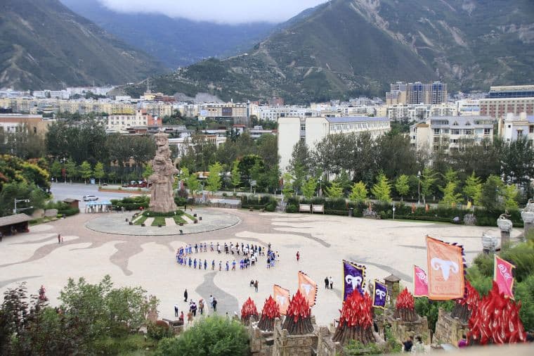 Review huyện Mậu Trung Quốc: Thiên nhiên hùng vĩ và bản sắc Khương ấn tượng