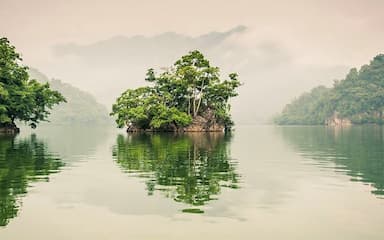 Đảo Bà Góa Hồ Ba Bể - Địa danh non nước gắn với sự tích “Ở hiền gặp lành”