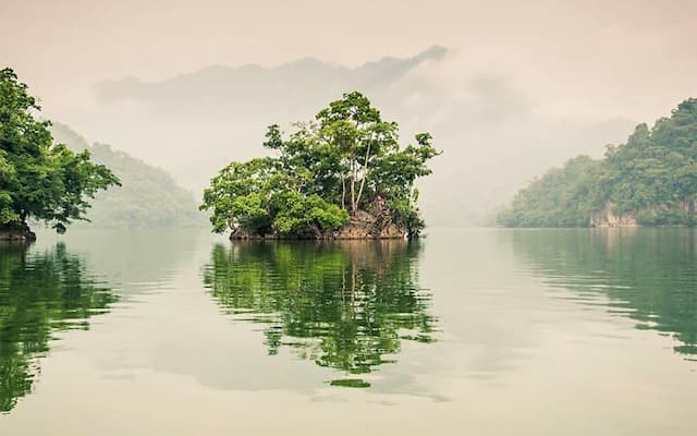 Đảo Bà Góa Hồ Ba Bể - Địa danh non nước gắn với sự tích “Ở hiền gặp lành”