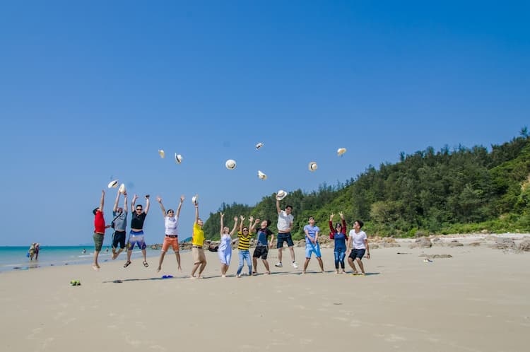 Tour Hà Nội - Quan Lạn 2 ngày 1 đêm Teambuilding: Mùa hè sôi động