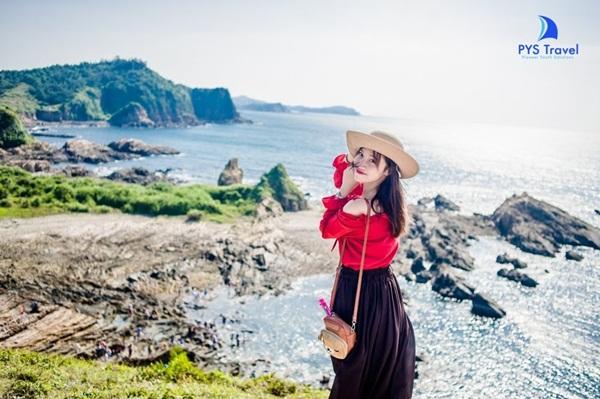 Bãi đá Cầu Mỵ Cô Tô - Kỳ thú đá và nước