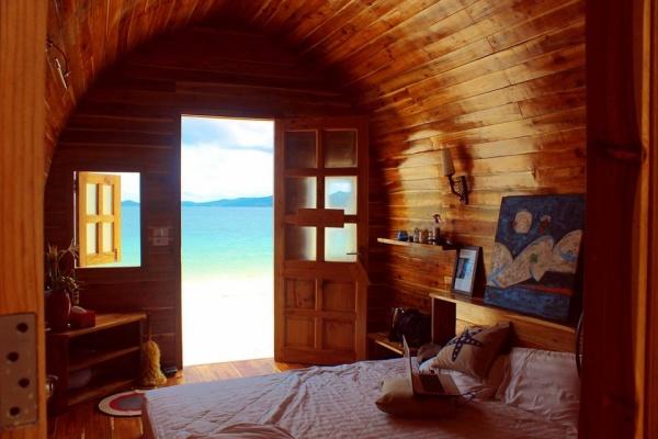 Điểm đặc biệt của "lều vịt" so với các khách sạn ở đảo Cô Tô.