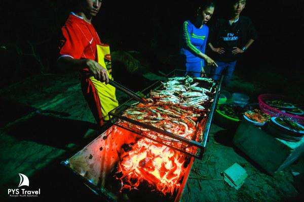 Hấp dẫn bữa tiệc nướng BBQ trên đảo Cô Tô