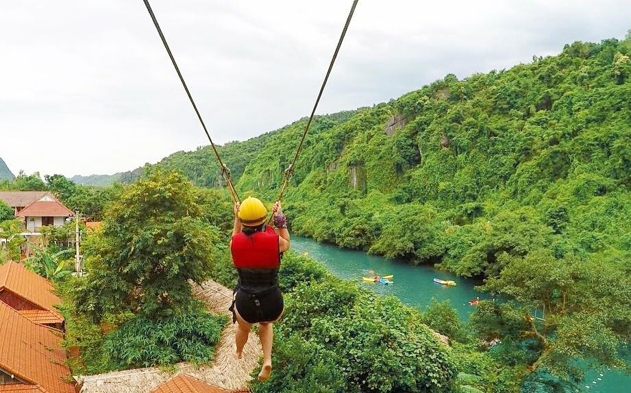 Xoắn tít với hệ thống đu dây Zipline dài nhất Việt Nam tại Hang Tối Quảng Bình