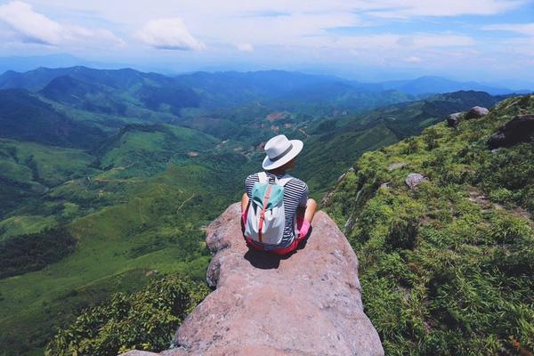 Check-in mỏm đá ở Mộc Châu mà "thánh sống ảo" nào cũng mong một lần đặt chân tới