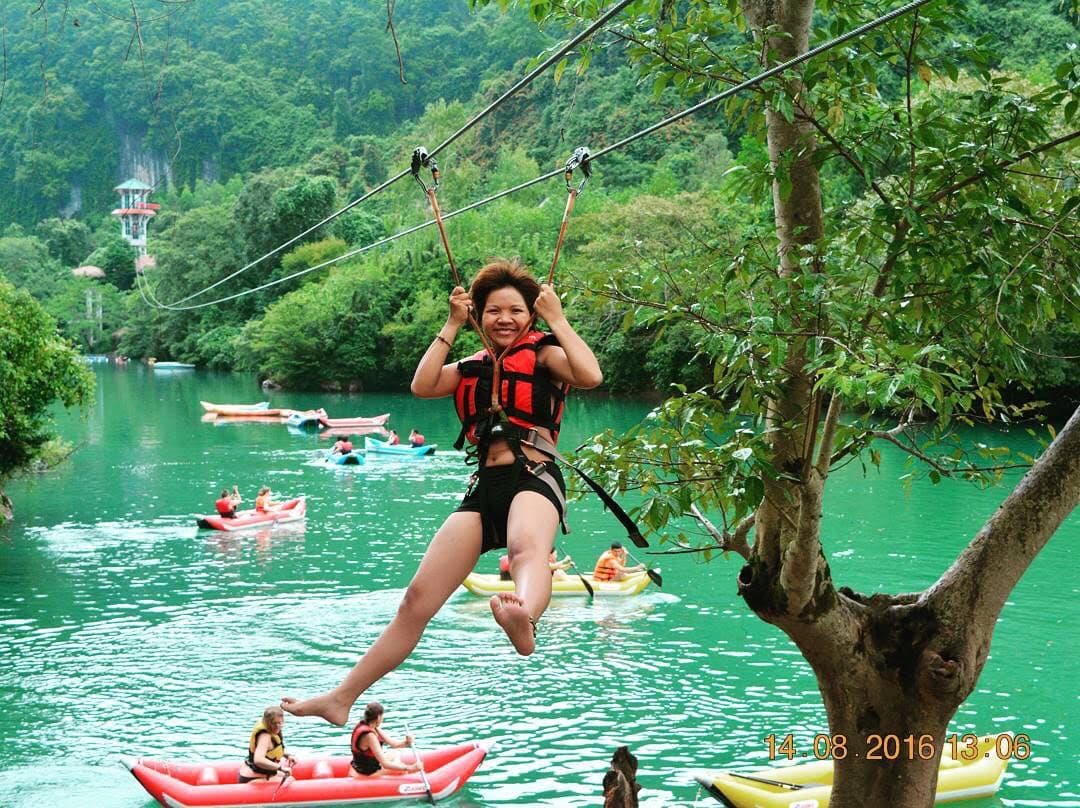 zipline hang tối