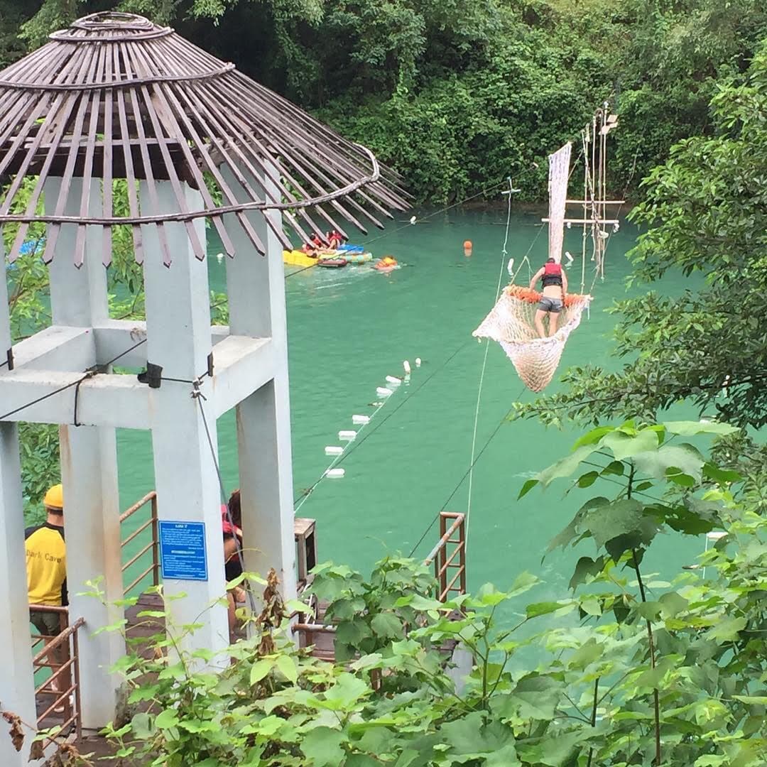 vui chơi tại sông chày - hang tối