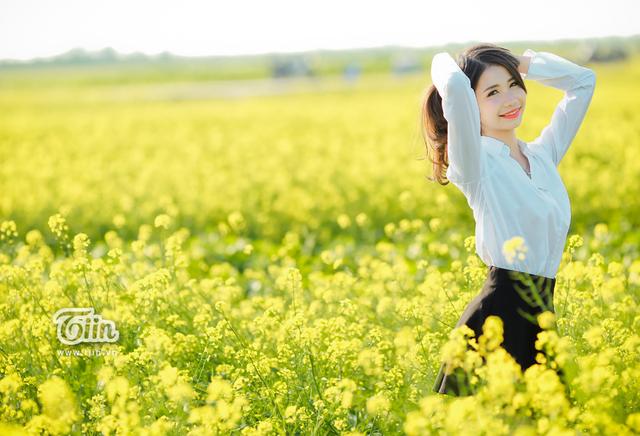 Cánh đồng hoa cải Thái Bình có gì hot mà ai cũng rủ nhau đến chụp cháy máy thì thôi