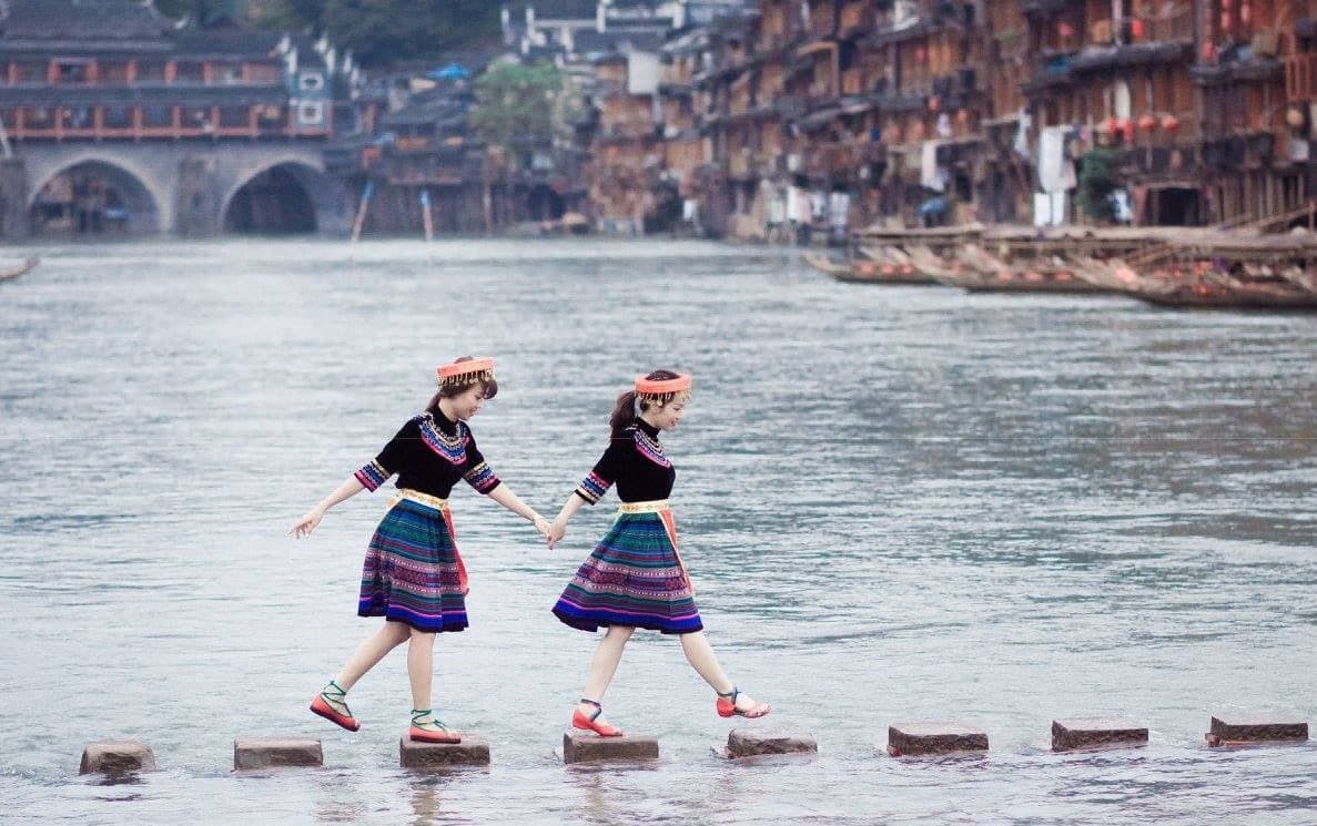 cầu đá nhảy