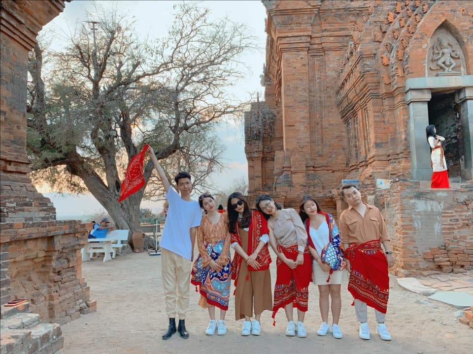 du lịch Tháp Poklong Garai