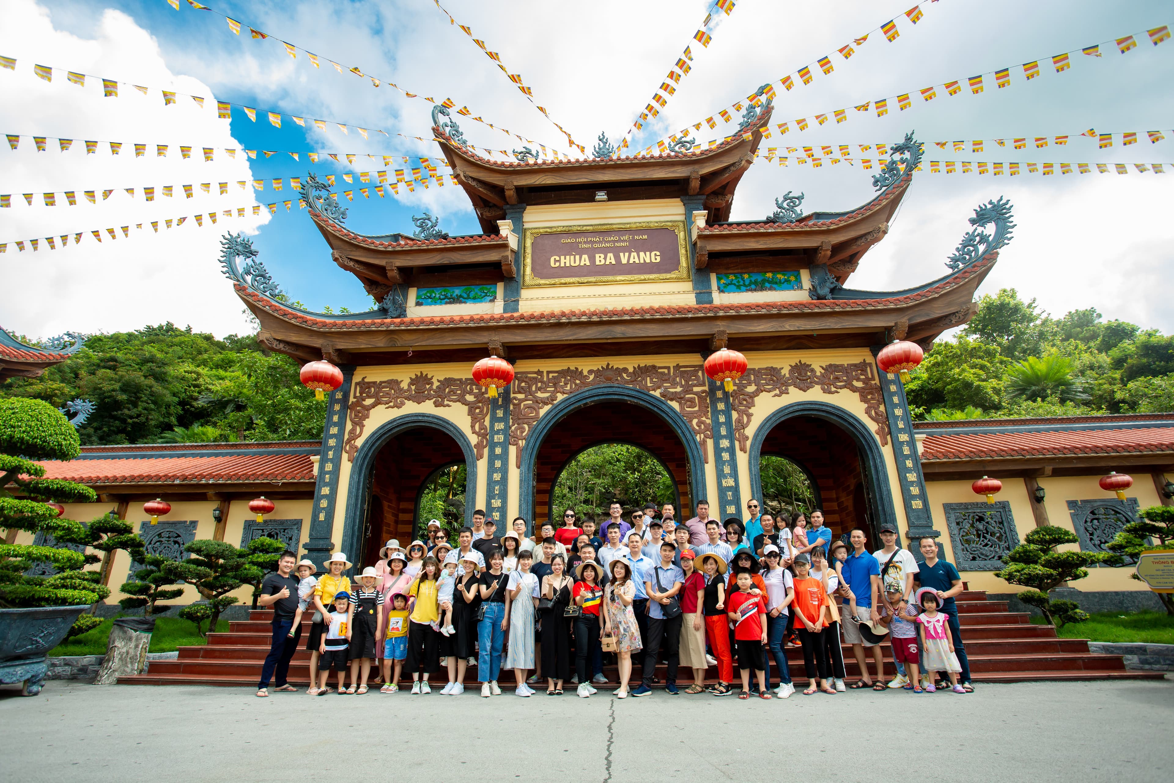 Tour du xuân Chùa Ba Vàng - Yên Tử 1 ngày từ Hà Nội